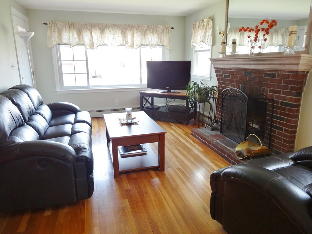 27 Brandon Road Worcester, MA 01606 - Photo 8 of 30 Gallery Image 8