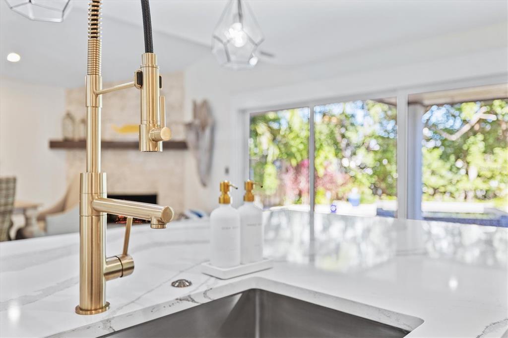 506 58th Street Holmes Beach, FL 34217 - Photo 20 of 96