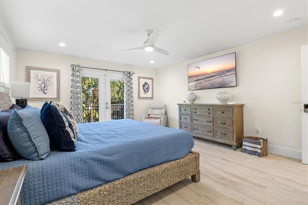 506 58th Street Holmes Beach, FL 34217 - Photo 48 of 95