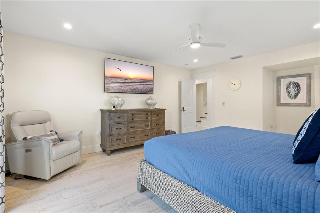 506 58th Street Holmes Beach, FL 34217 - Photo 51 of 95