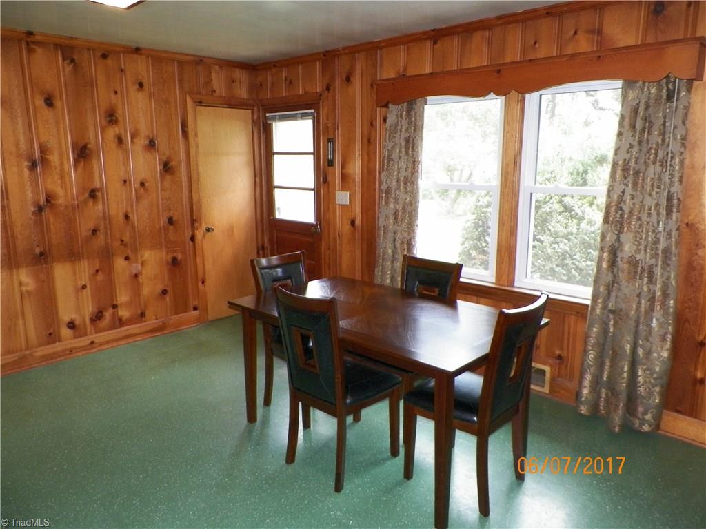 3064 Arnold Road Lexington, NC 27295 - Photo 4 of 18 Dining Area