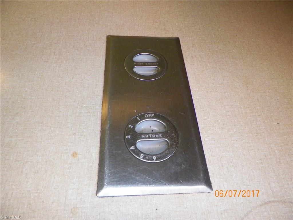 3064 Arnold Road Lexington, NC 27295 - Photo 6 of 18 Built-in Blender Controls!!!