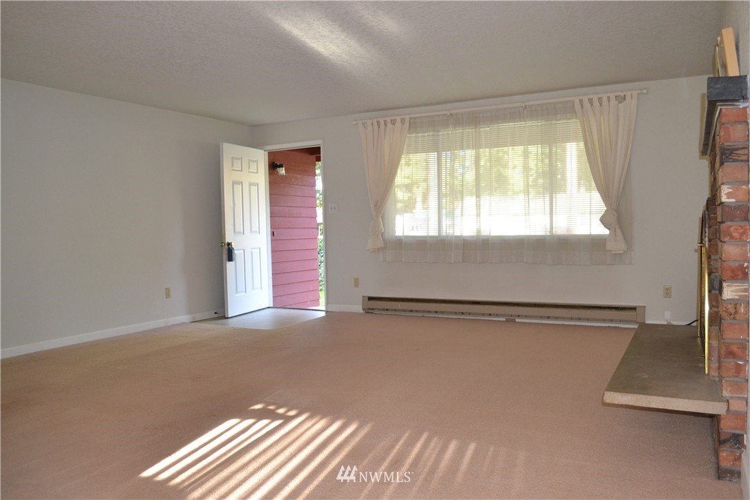 951 Robin Hood Loop Forks, WA 98331 - Photo 4 of 16 Gallery Image 4