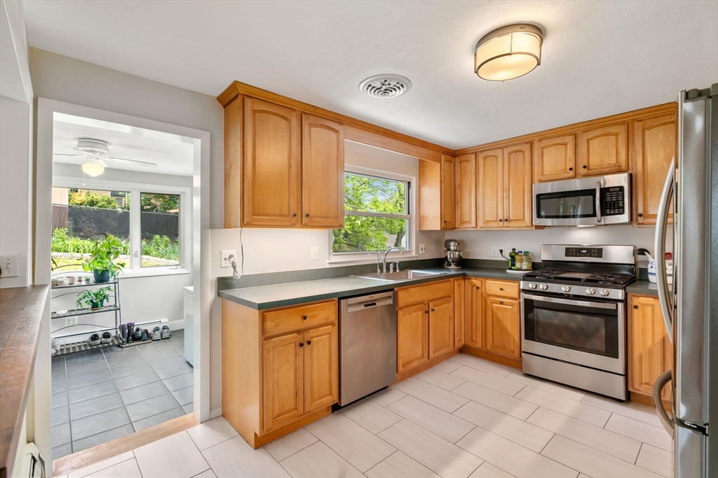 38 Slocum Road Boston, MA 02130 - Photo 8 of 33 Gallery Image 8