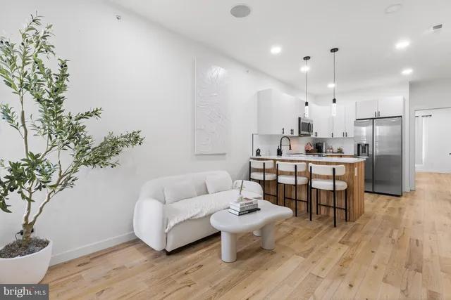 $2,500 | 647 North 41st Street, Unit C, Philadelphia, PA 19104