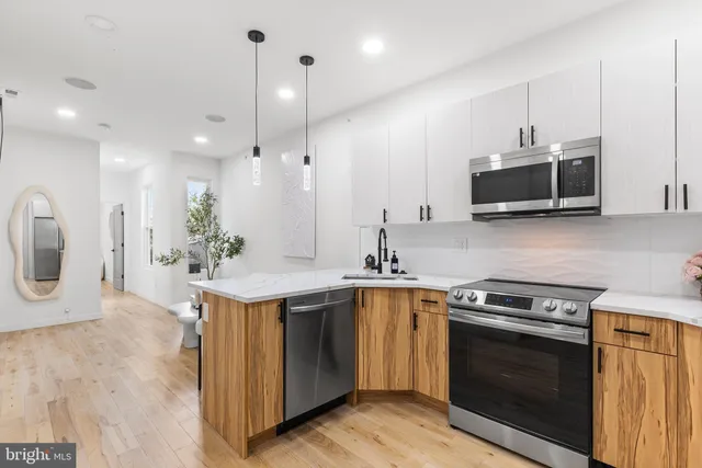 $2,500 | 647 North 41st Street, Unit C, Philadelphia, PA 19104