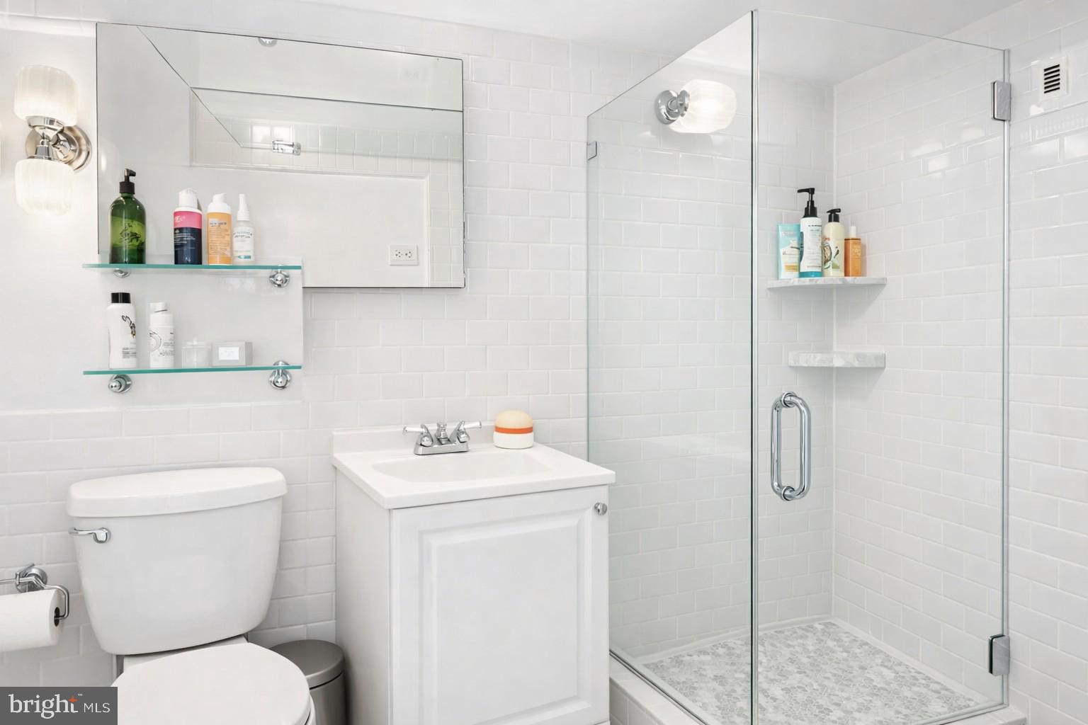1810 Rittenhouse Square, Unit 302 Philadelphia, PA 19103 - Photo 7 of 16