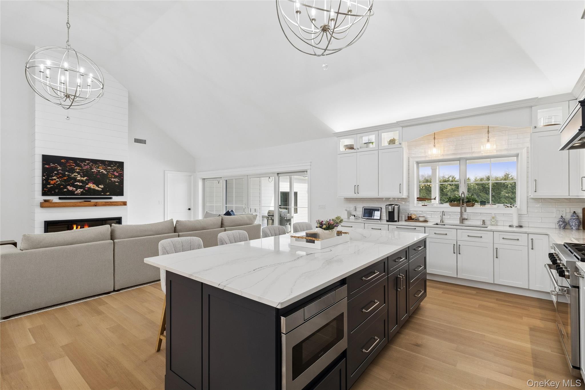 47 Old Riverhead Road Hampton Bays, NY 11946 - Photo 12 of 44