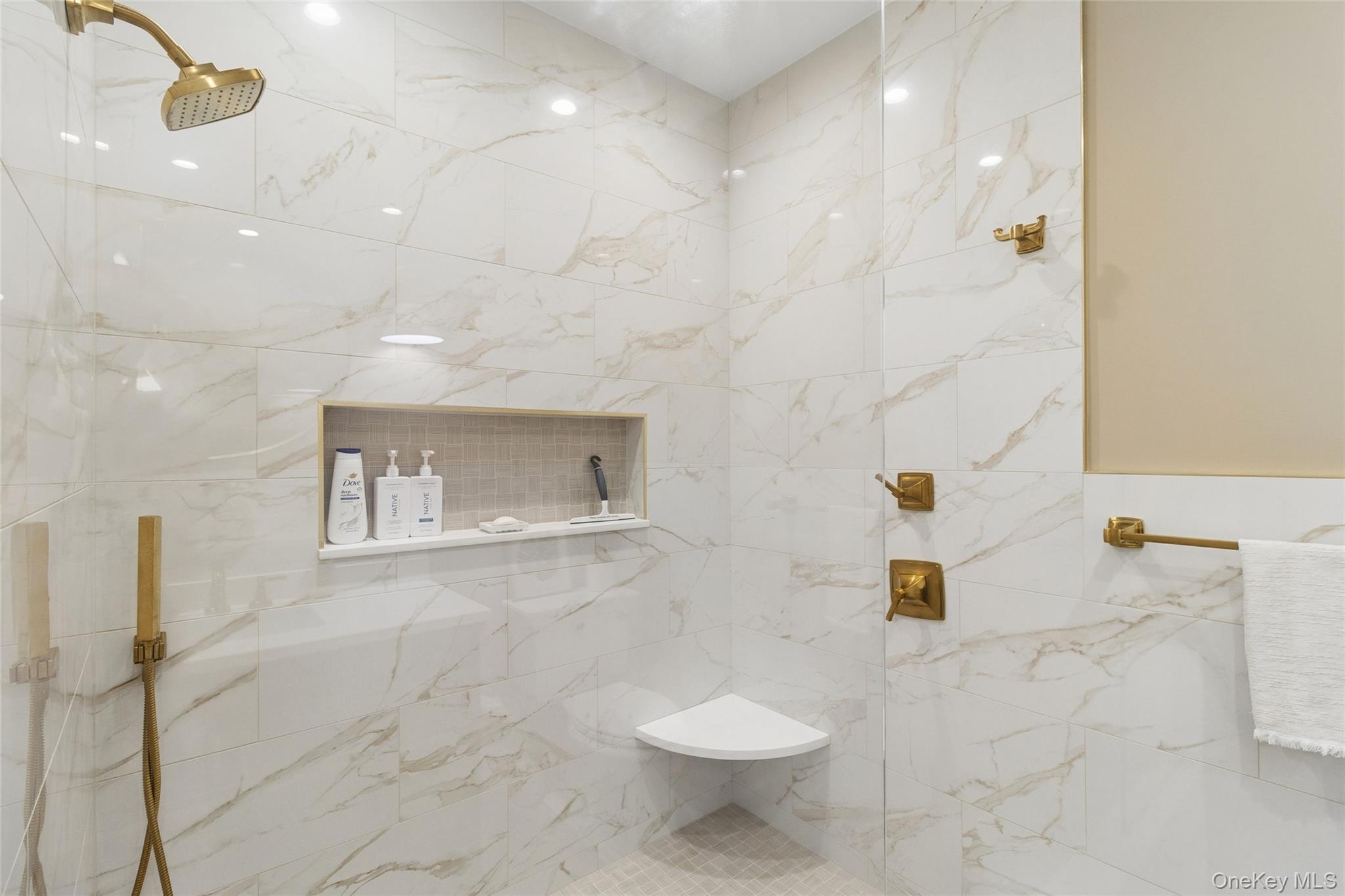 47 Old Riverhead Road Hampton Bays, NY 11946 - Photo 26 of 44