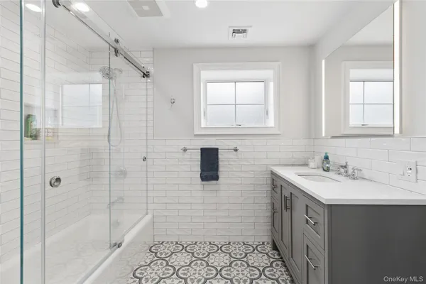 $35,000 | 47 Old Riverhead Road, Hampton Bays, NY 11946