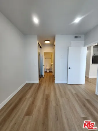 $2,695 | 14515 Dickens Street, Unit 206, Sherman Oaks, CA 91403