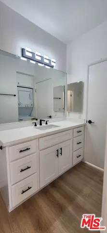 $2,895 | 14515 Dickens Street, Unit 402, Sherman Oaks, CA 91403