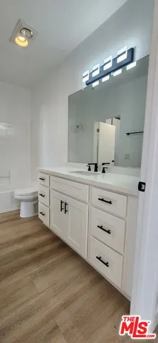 $2,895 | 14515 Dickens Street, Unit 402, Sherman Oaks, CA 91403