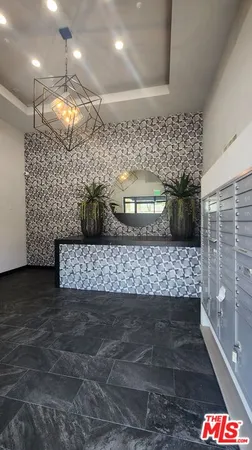 $2,695 | 14515 Dickens Street, Unit 206, Sherman Oaks, CA 91403