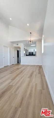 $2,895 | 14515 Dickens Street, Unit 402, Sherman Oaks, CA 91403