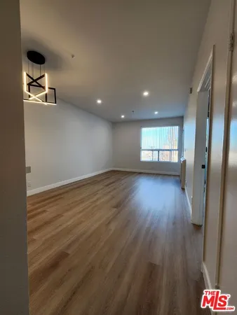 $2,695 | 14515 Dickens Street, Unit 206, Sherman Oaks, CA 91403