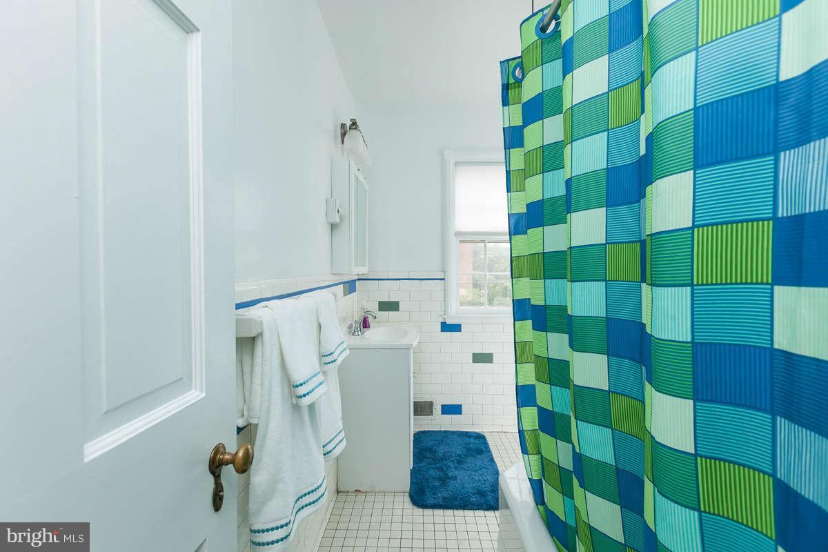 7405 York Road Towson, MD 21204 - Photo 18 of 30 Bath