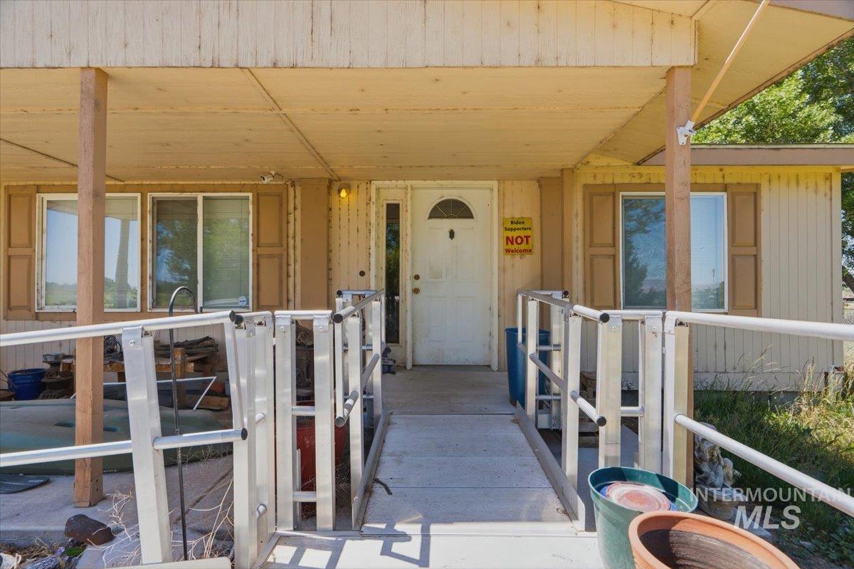 9735 Bill Burns Road Emmett, ID 83617 - Photo 5 of 44