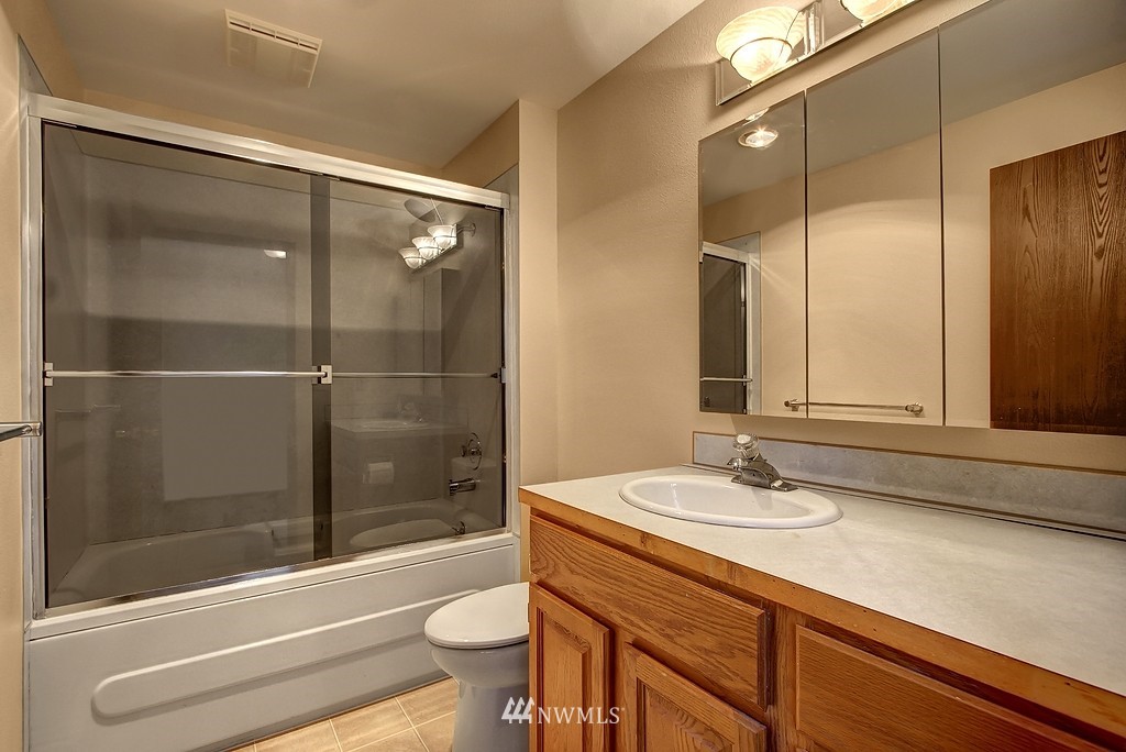 12909 Southeast 160th Street Renton, WA 98058 - Photo 11 of 19 Gallery Image 11