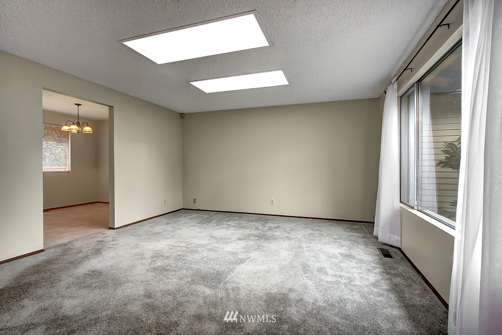 12909 Southeast 160th Street Renton, WA 98058 - Photo 3 of 19 Gallery Image 3
