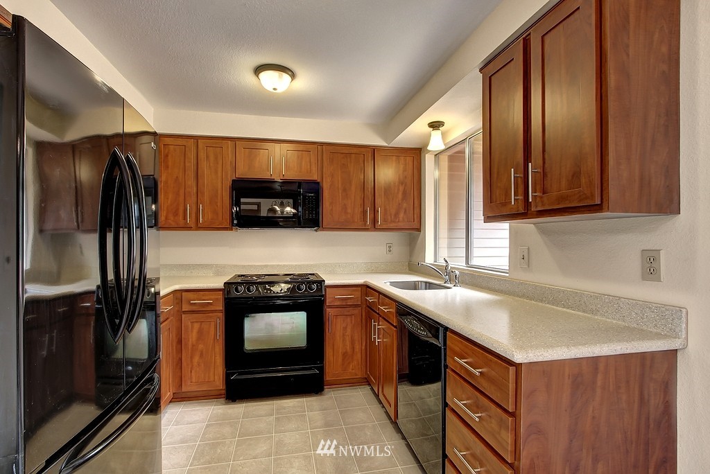 12909 Southeast 160th Street Renton, WA 98058 - Photo 4 of 19 Gallery Image 4