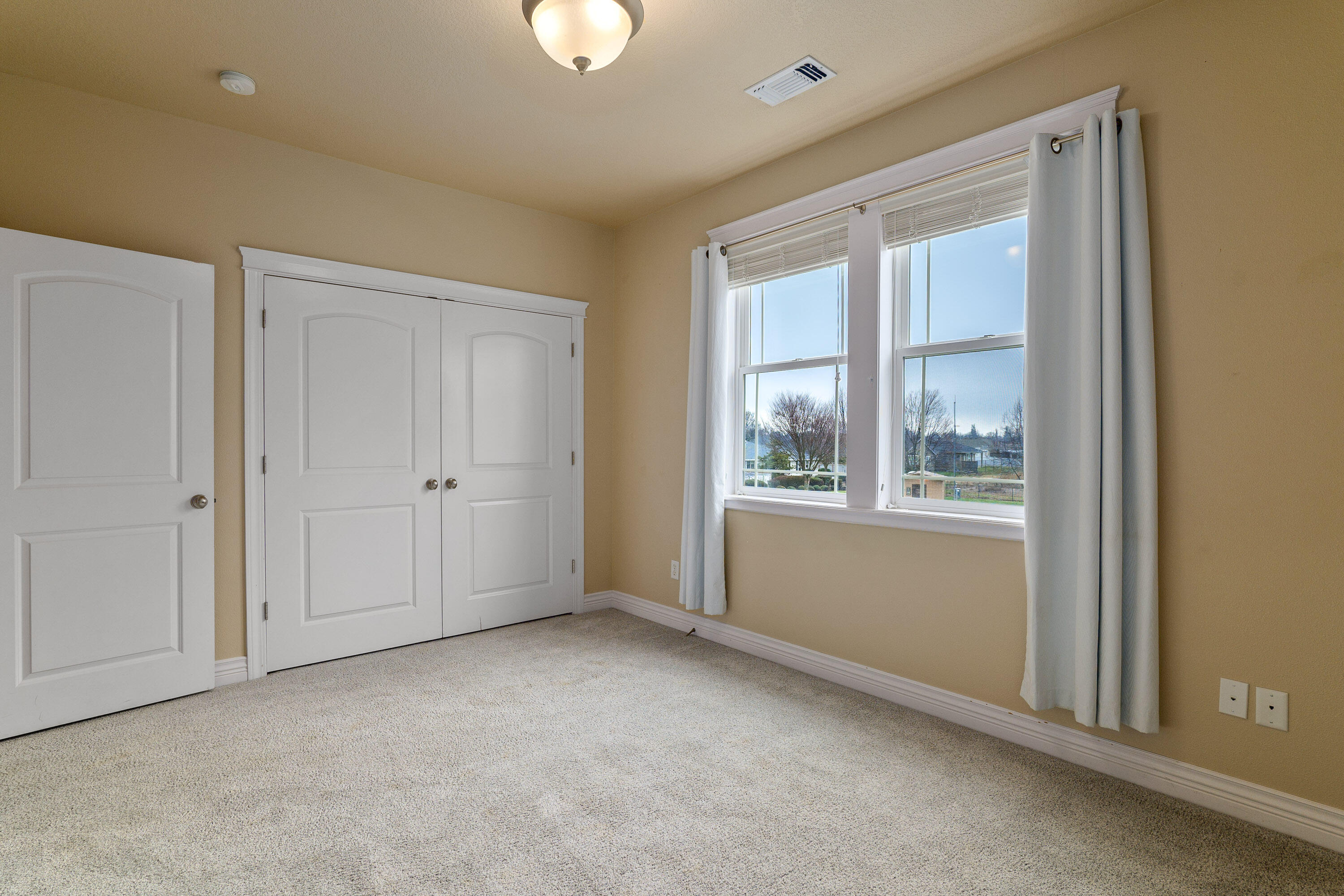 2193 Jeremy Street Central Point, OR 97502 - Photo 39 of 61 2193JeremySt-048