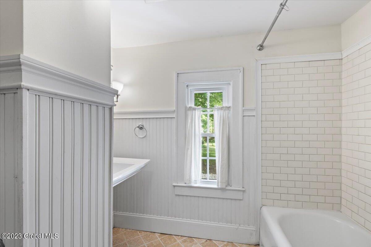 87 Scotch Bush Road Ballston, NY 12027 - Photo 15 of 41 29-MW2_6491