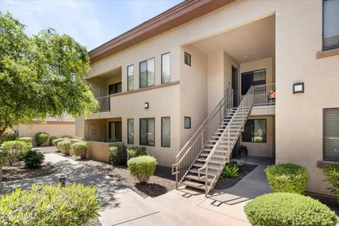 $299,000 | 3330 South Gilbert Road, Unit 2027, Chandler, AZ 85286