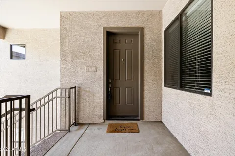 $299,000 | 3330 South Gilbert Road, Unit 2027, Chandler, AZ 85286