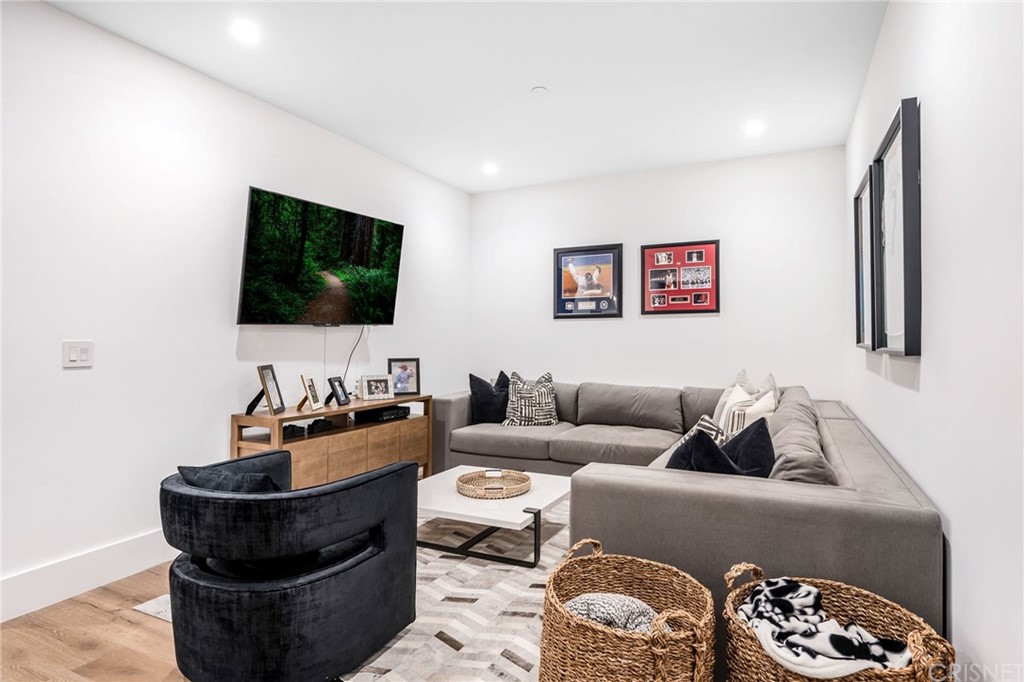 5412 Aldea Avenue Encino, CA 91316 - Photo 18 of 45