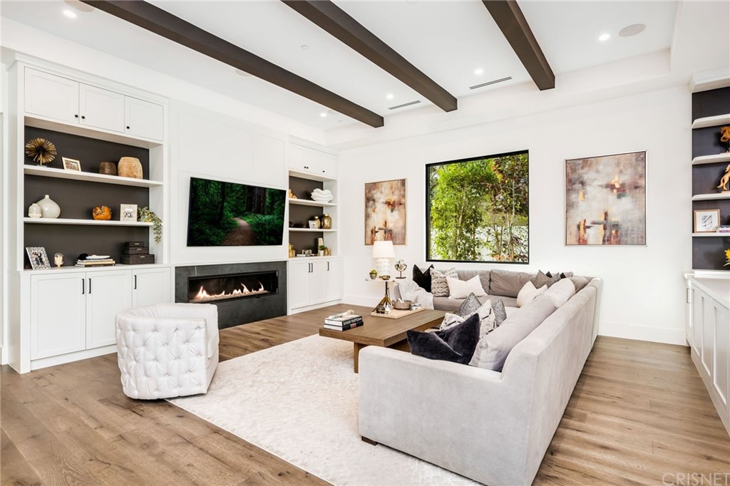 5412 Aldea Avenue Encino, CA 91316 - Photo 9 of 45