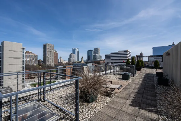 $359,900 | 270 East Highland Avenue, Unit 916, Milwaukee, WI 53202