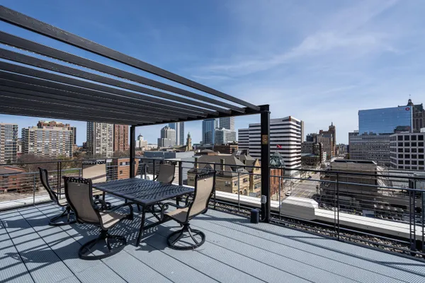 $359,900 | 270 East Highland Avenue, Unit 916, Milwaukee, WI 53202