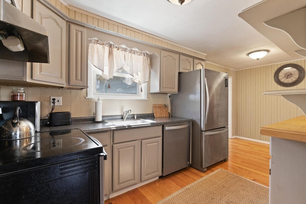 7 Davis Road Wilmington, MA 01887 - Photo 19 of 32 Gallery Image 19