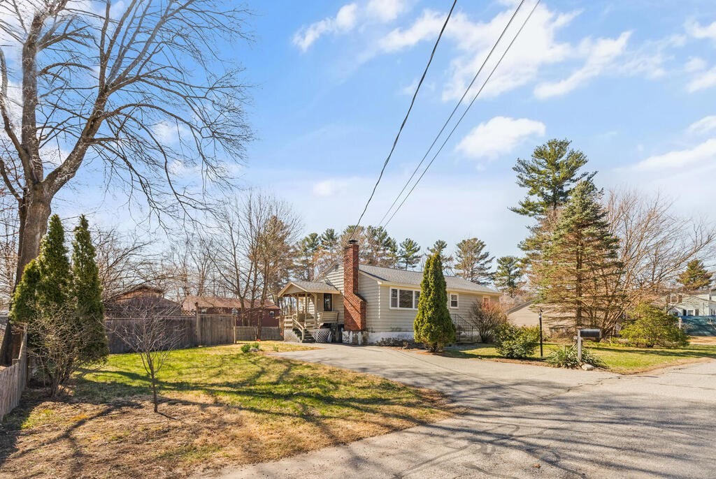 7 Davis Road Wilmington, MA 01887 - Photo 2 of 32 Gallery Image 2