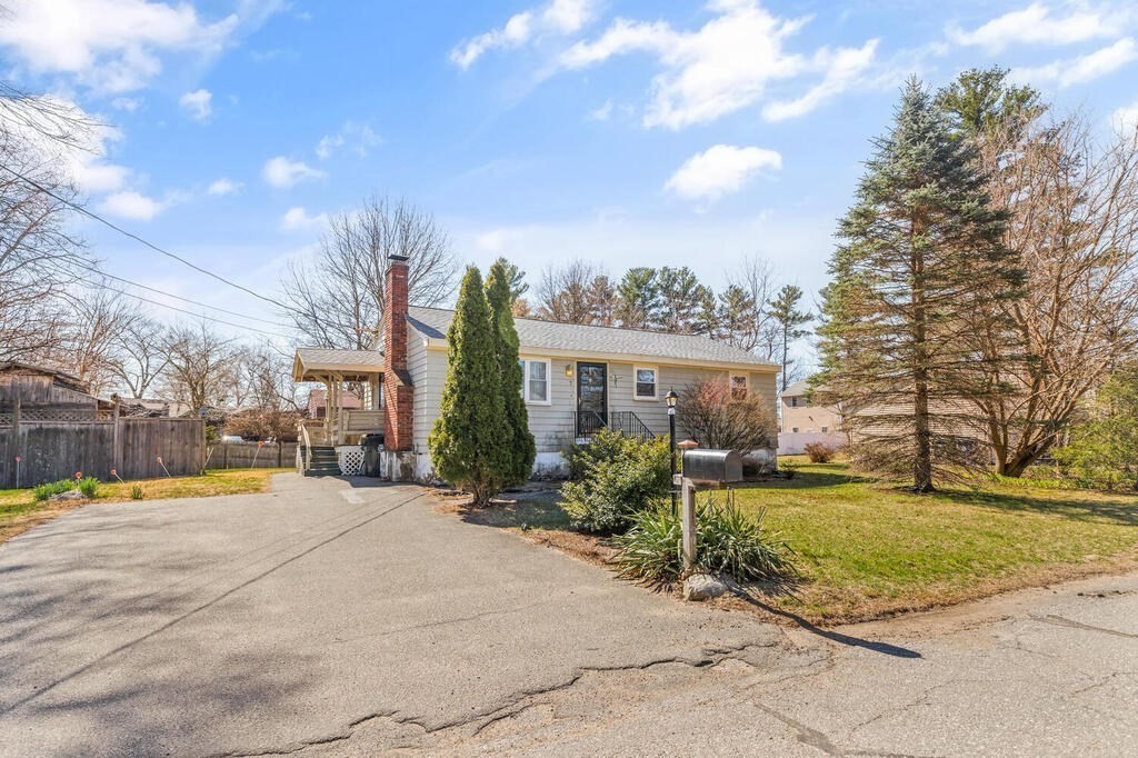 7 Davis Road Wilmington, MA 01887 - Photo 3 of 32 Gallery Image 3