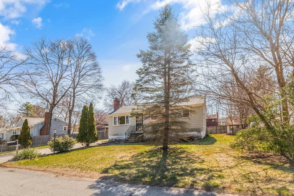 7 Davis Road Wilmington, MA 01887 - Photo 4 of 32 Gallery Image 4