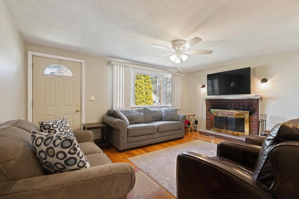 7 Davis Road Wilmington, MA 01887 - Photo 7 of 32 Gallery Image 7