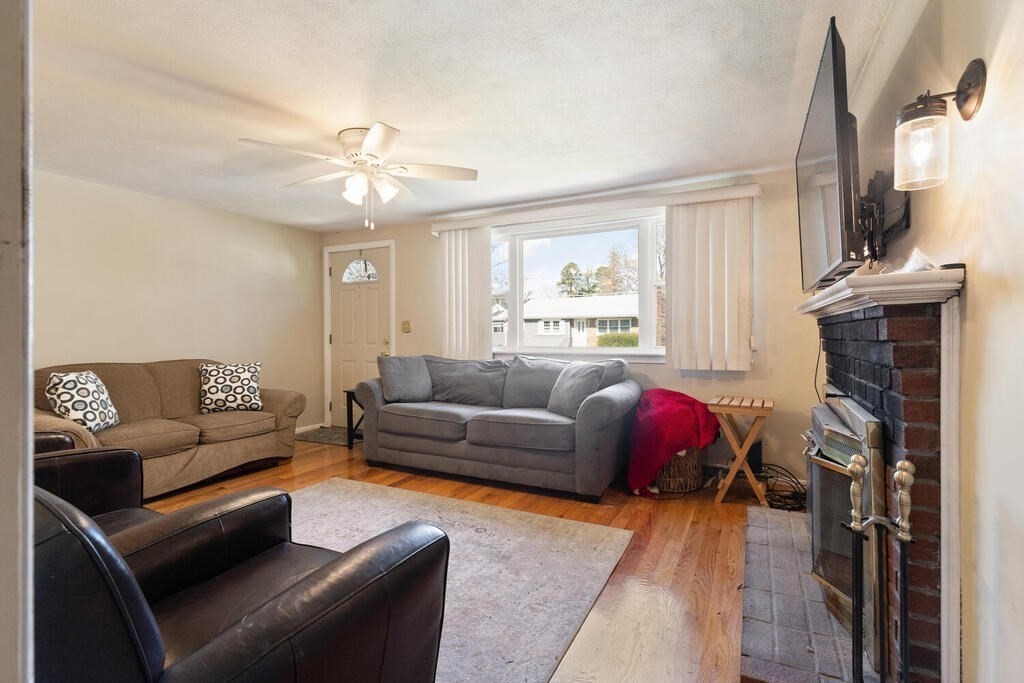 7 Davis Road Wilmington, MA 01887 - Photo 9 of 32 Gallery Image 9