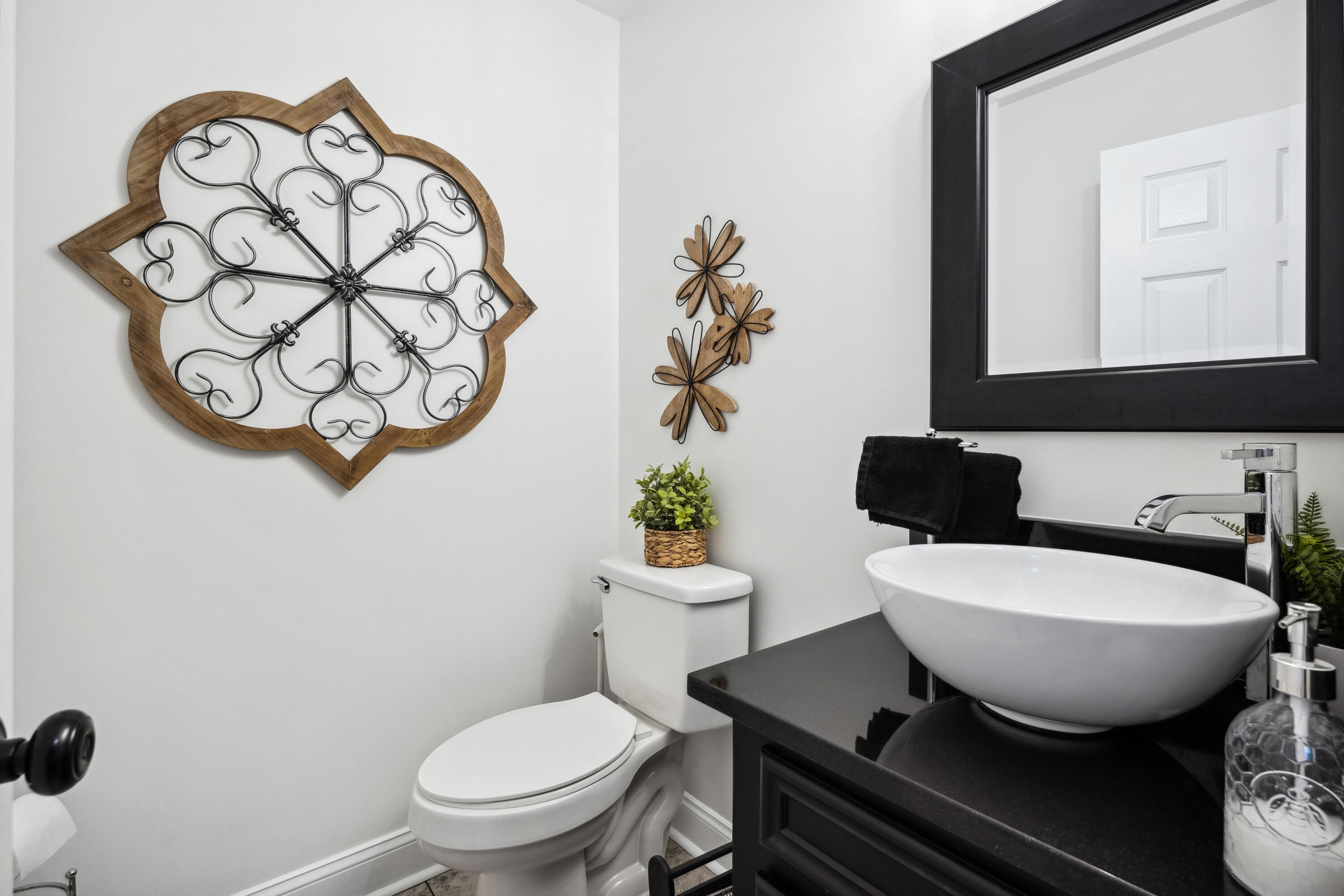 516-508 Robnshers Place Ridgeville, SC 29472 - Photo 20 of 66 Powder Room - downstairs