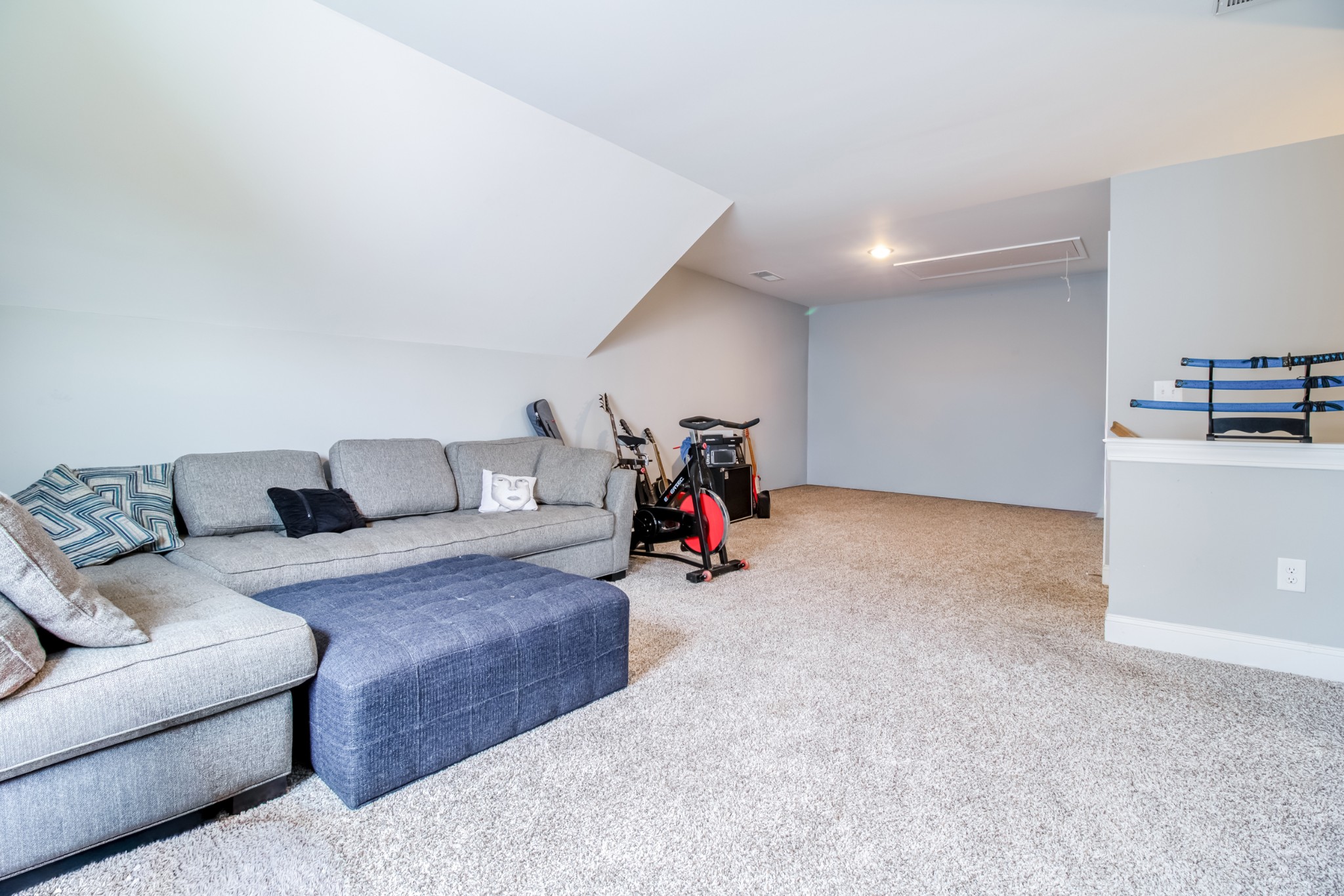 628 Bella Court Lebanon, TN 37087 - Photo 35 of 56 a living room with furniture and a couch