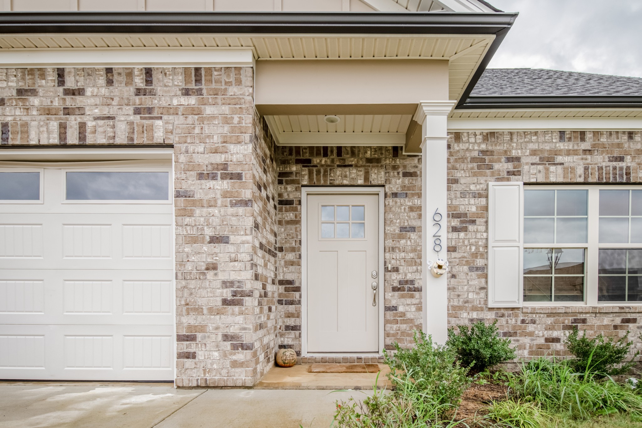 628 Bella Court Lebanon, TN 37087 - Photo 4 of 56 view of front door