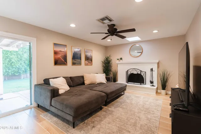 $2,900 | 2104 South Beverly, Mesa, AZ 85210