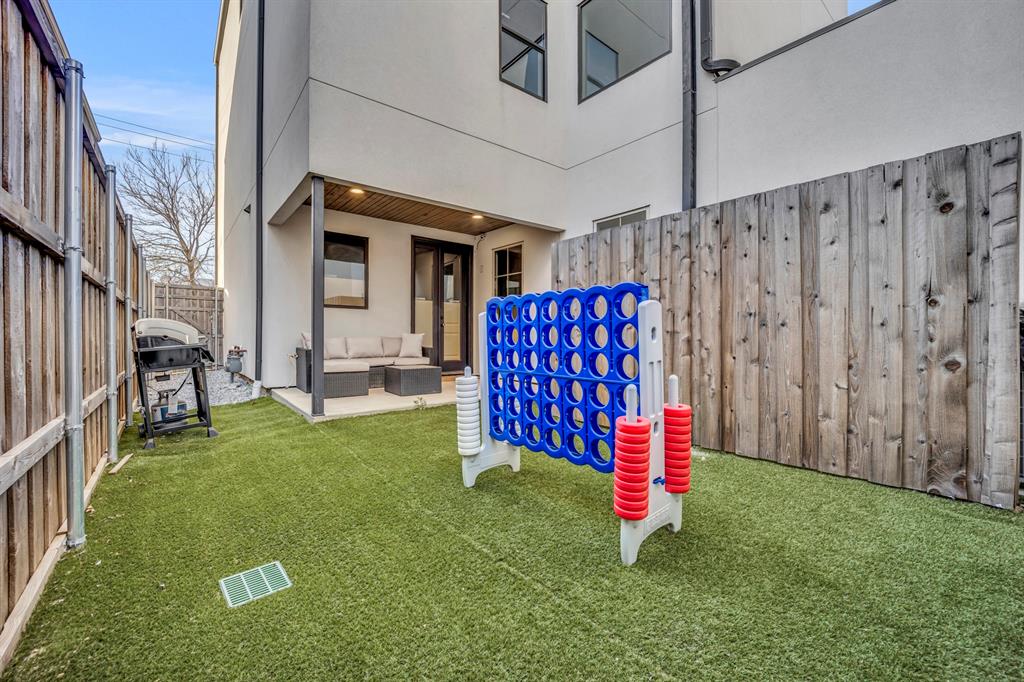 5014 Mission Avenue, Unit A Dallas, TX 75206 - Photo 24 of 26 a view of outdoor space deck and patio