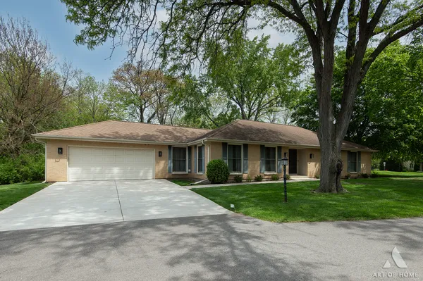 $599,999 | 2 Dogwood Road, Rolling Meadows, IL 60008