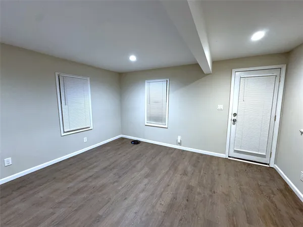 $1,600 | 33 1/2 Oak Street, Johnson City, NY 13790