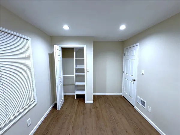 $1,600 | 33 1/2 Oak Street, Johnson City, NY 13790