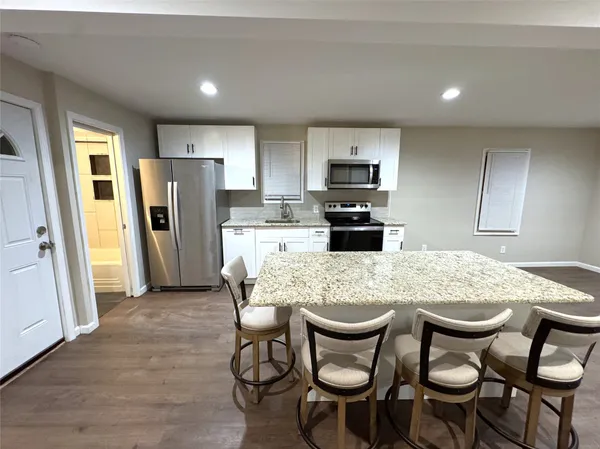 $1,600 | 33 1/2 Oak Street, Johnson City, NY 13790