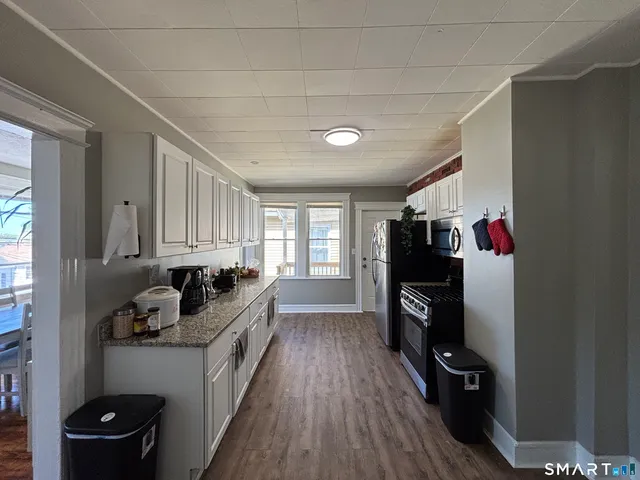 $460,000 | 334 Hollister Street, Stratford, CT 06615