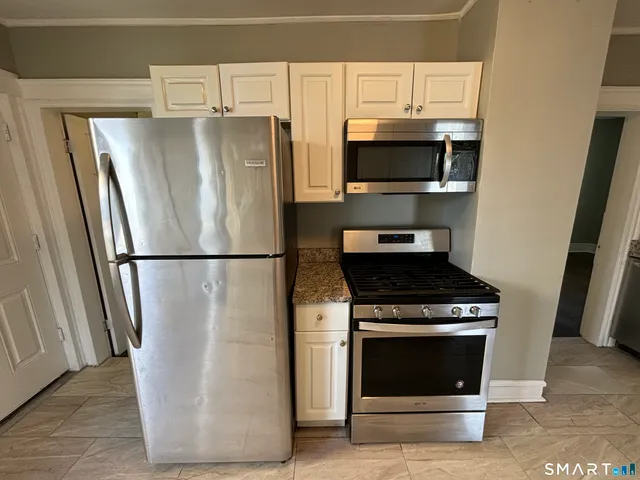 $460,000 | 334 Hollister Street, Stratford, CT 06615